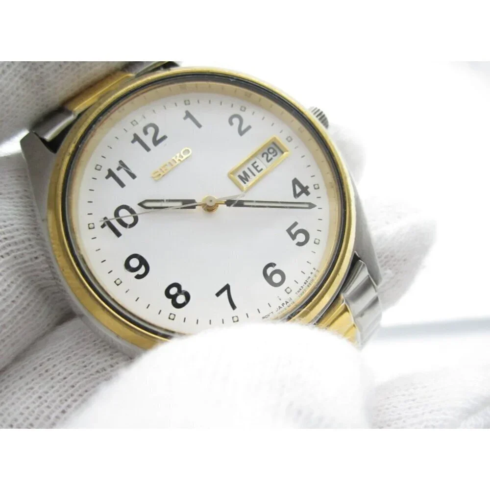 Vtg‎ Men Seiko Quartz WR Analog 35mm Day Date Round Watch (H773) 